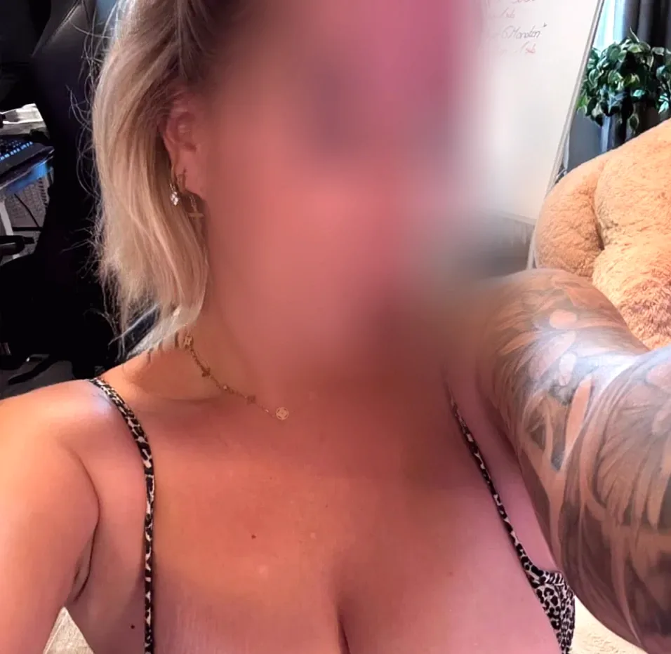 Alena, 27