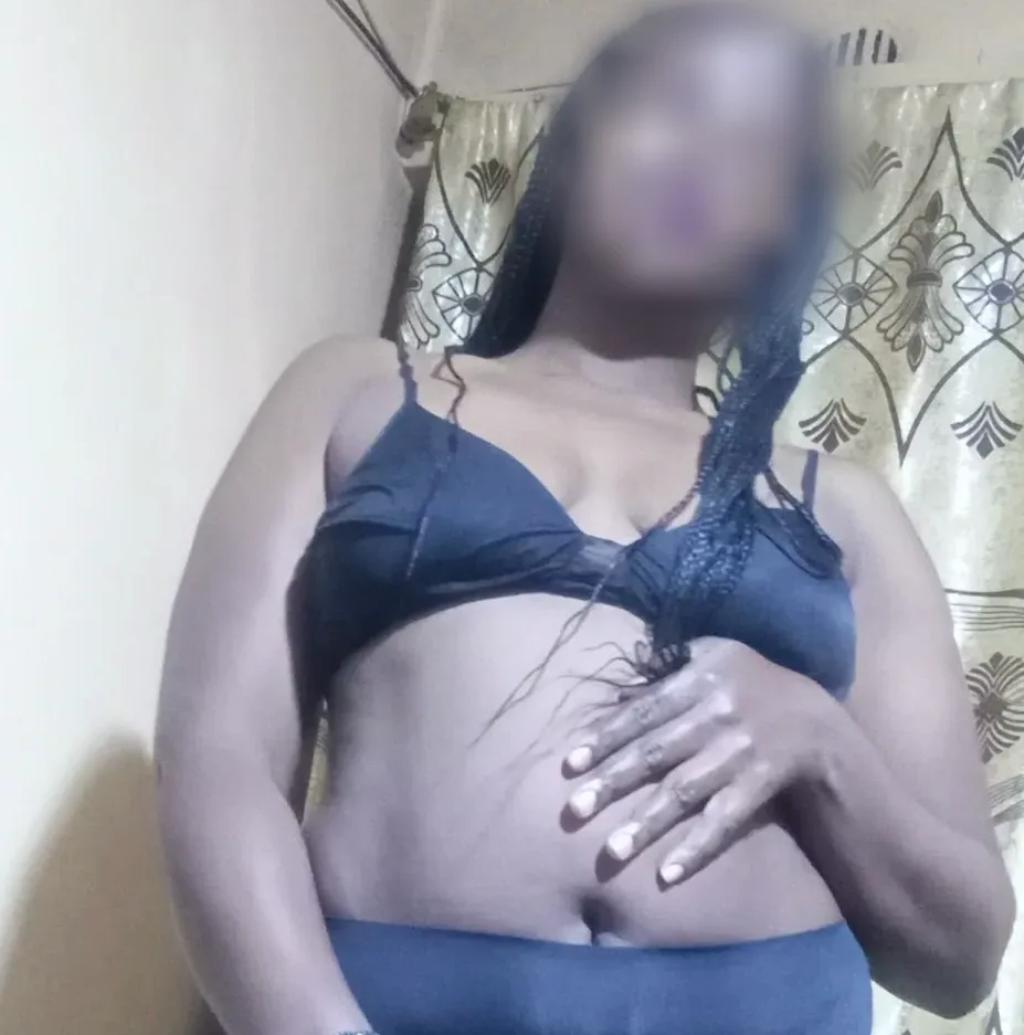 Denise, 32