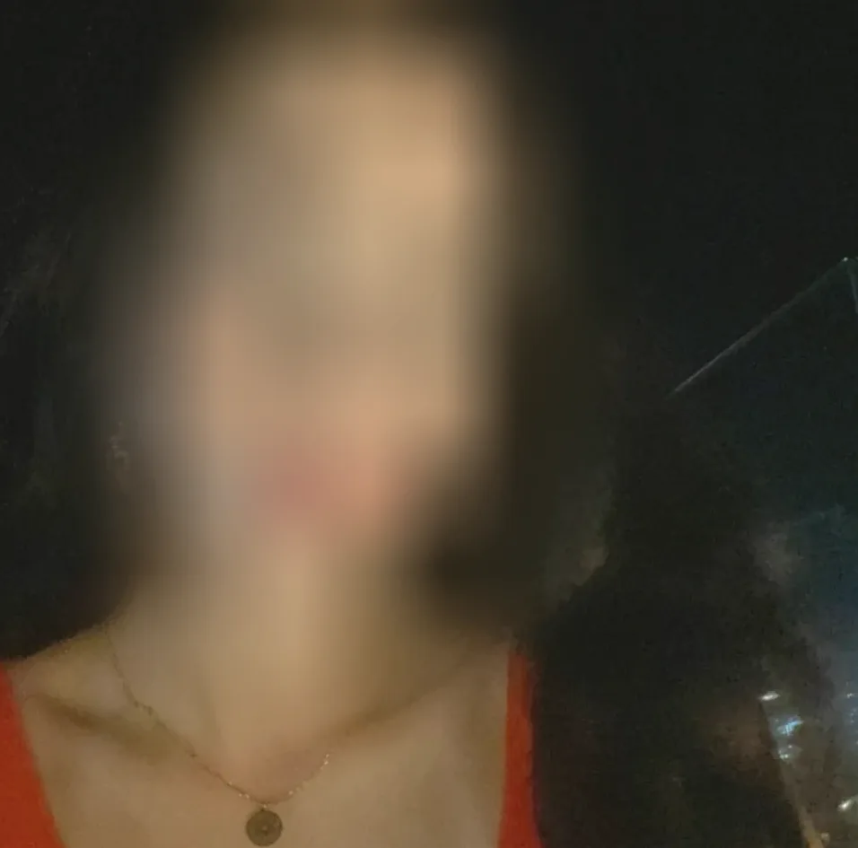 Larissa, 23