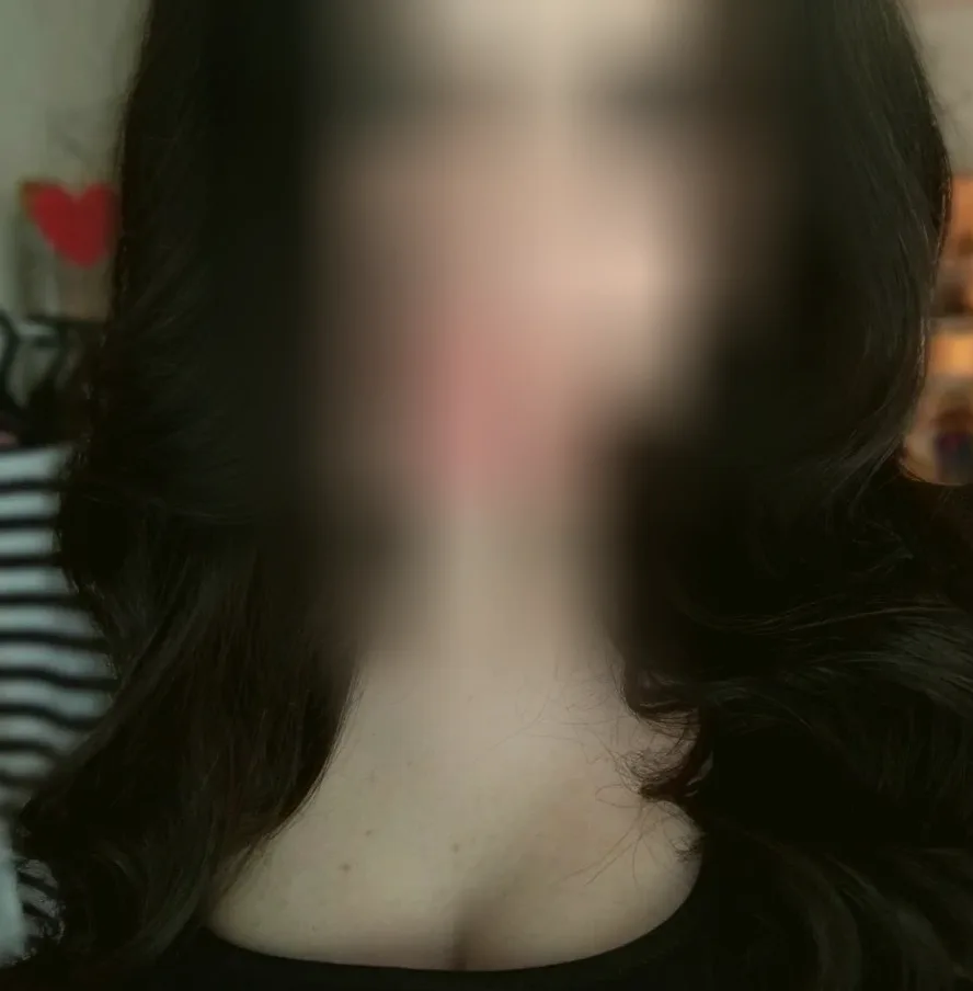 Laura, 21