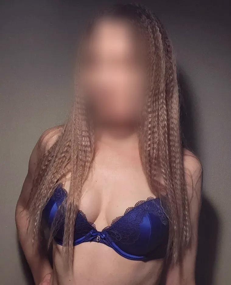 Melina, 26