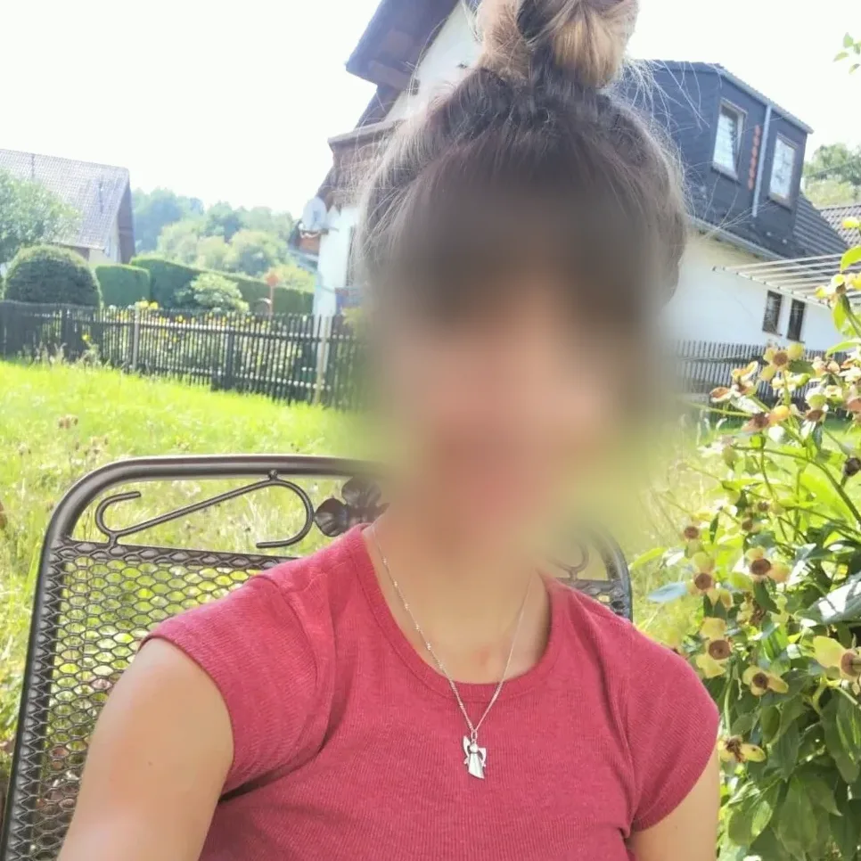 Svenja, 24